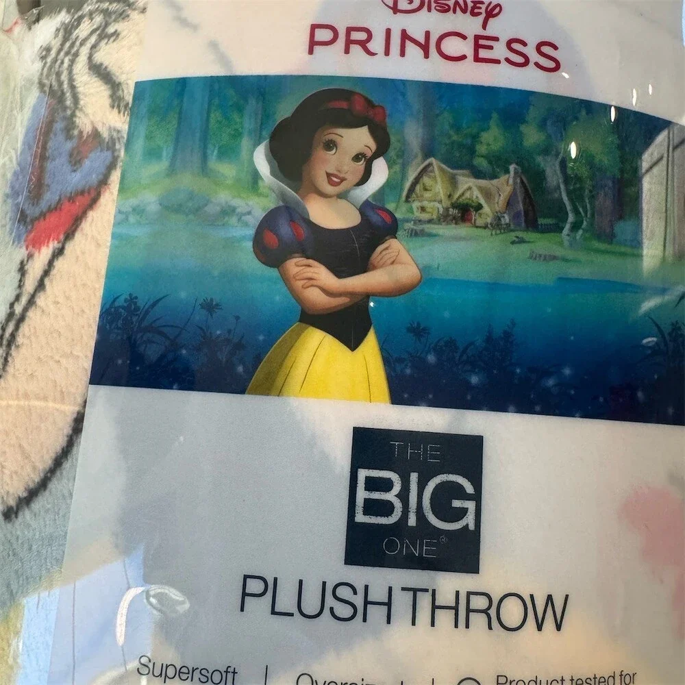 Disney Princess Snow White Throw Blanket Multicolor Oversized 60 x 72 in GIFT